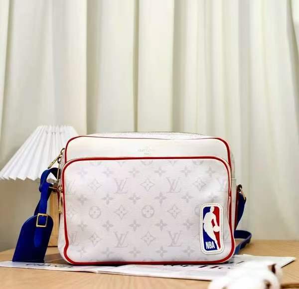 2026 New Men's Crossbody Bag, Fashionable Casual Shoulder Bag, NBA Collaboration Messenger Bag