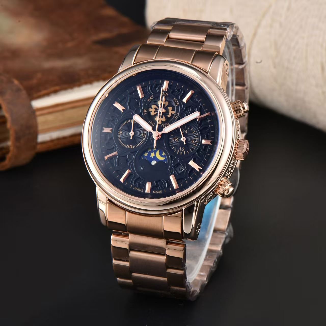 40mm Round Quartz Watch | Rose Gold Stainless Steel Case, Rubber Strap, Calendar Display Men's Wrist Watch