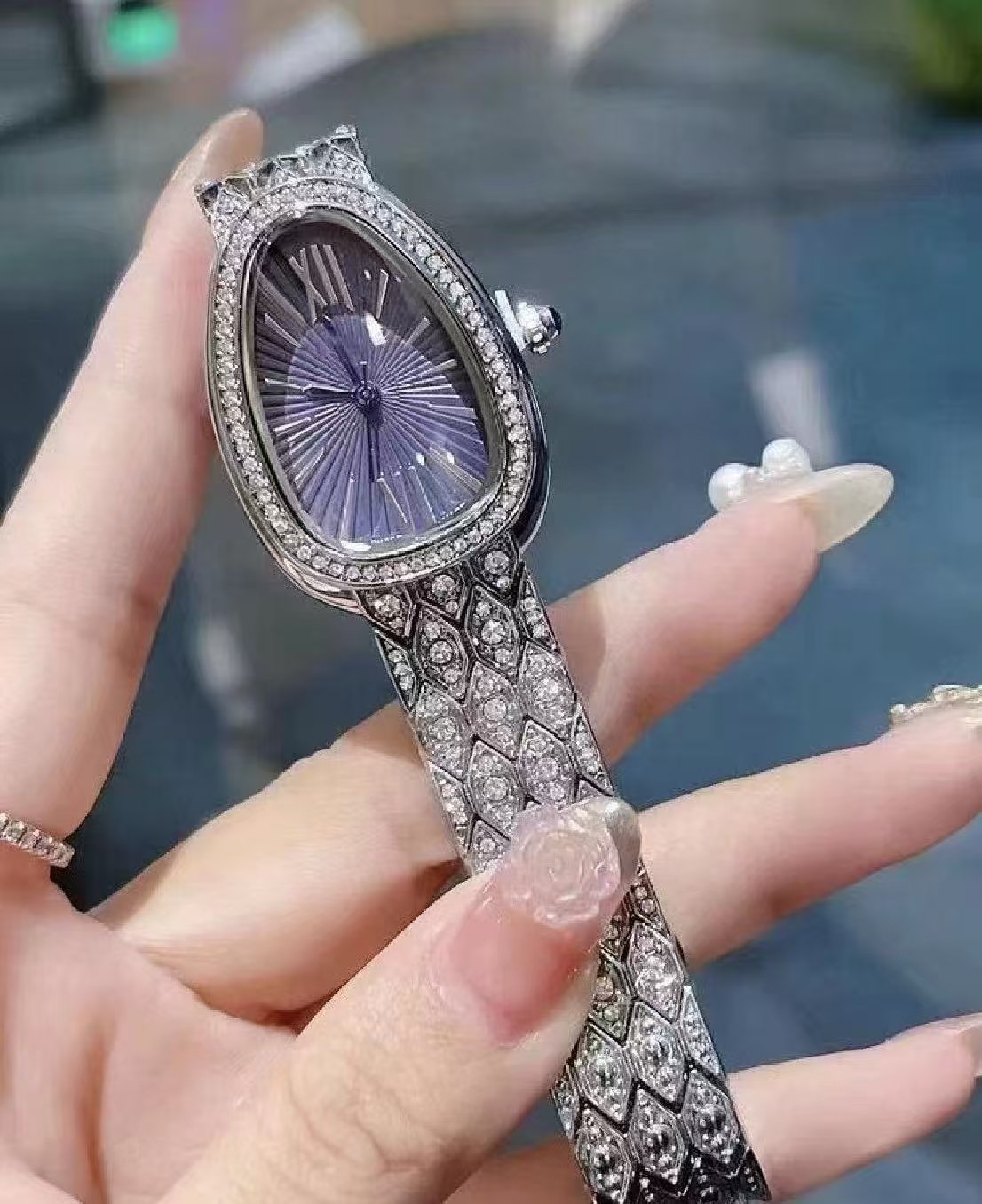 New Snake Pattern Sun Dial Women Quartz Watch, Fashion Crystal Snake Strap Waterproof Bracelet Wristwatch - Image 3