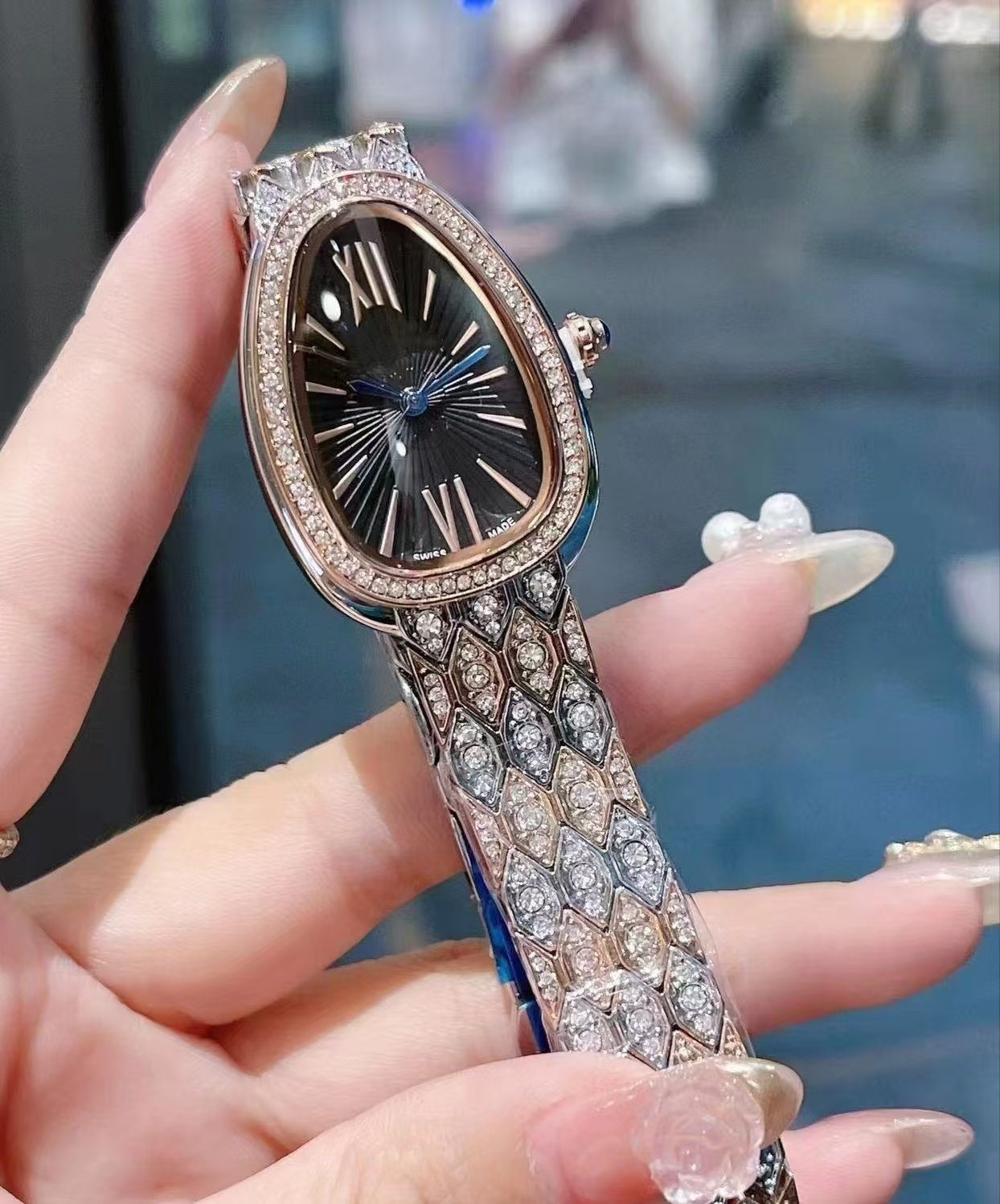 New Snake Pattern Sun Dial Women Quartz Watch, Fashion Crystal Snake Strap Waterproof Bracelet Wristwatch - Image 2