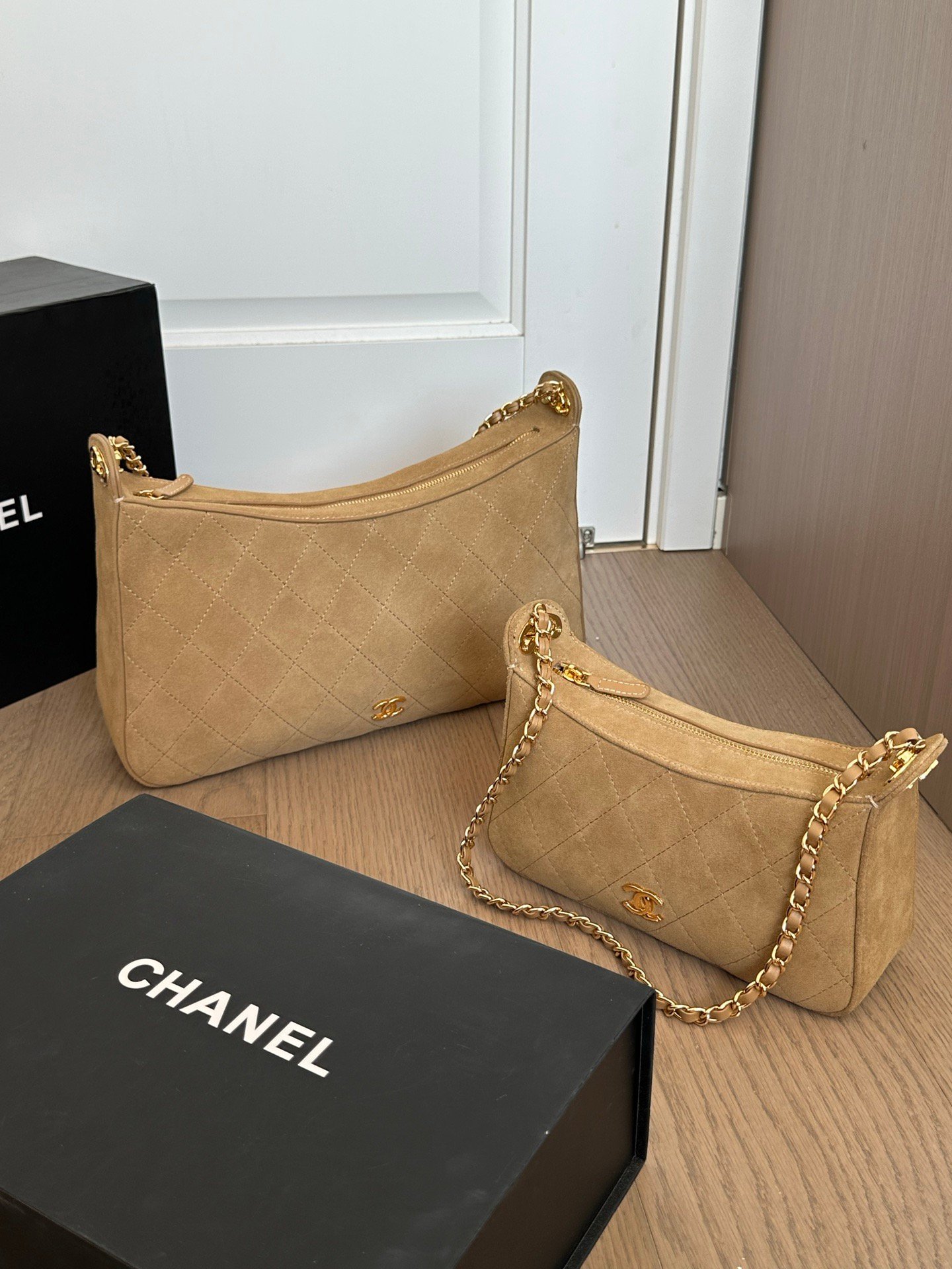 Diamond Quilted Hobo Shoulder Bag, Leather & Suede Chain Underarm Purse - Image 3